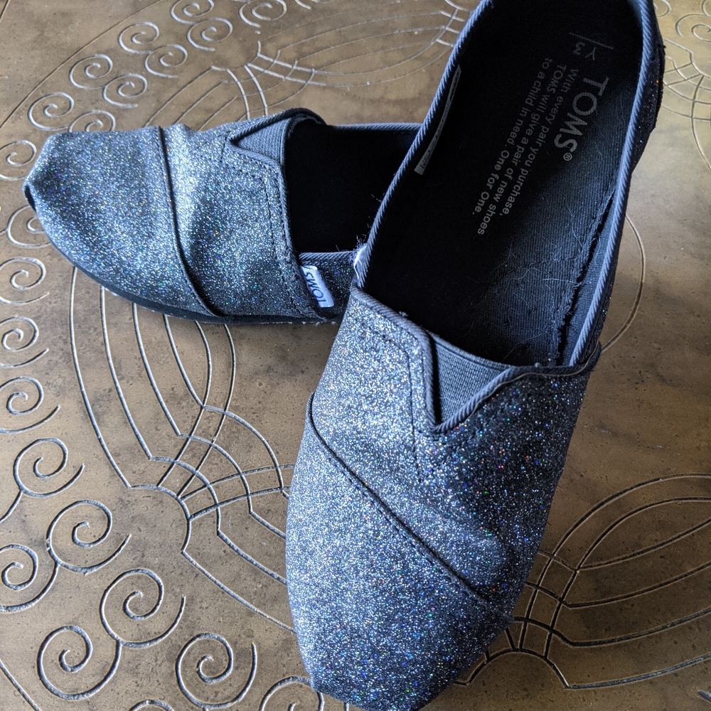 TOMS Shoes - Youth